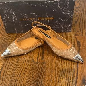 Jessica Rich / Steve Madden Tan Mesh Pointed Slingback Flats with Silver Cap